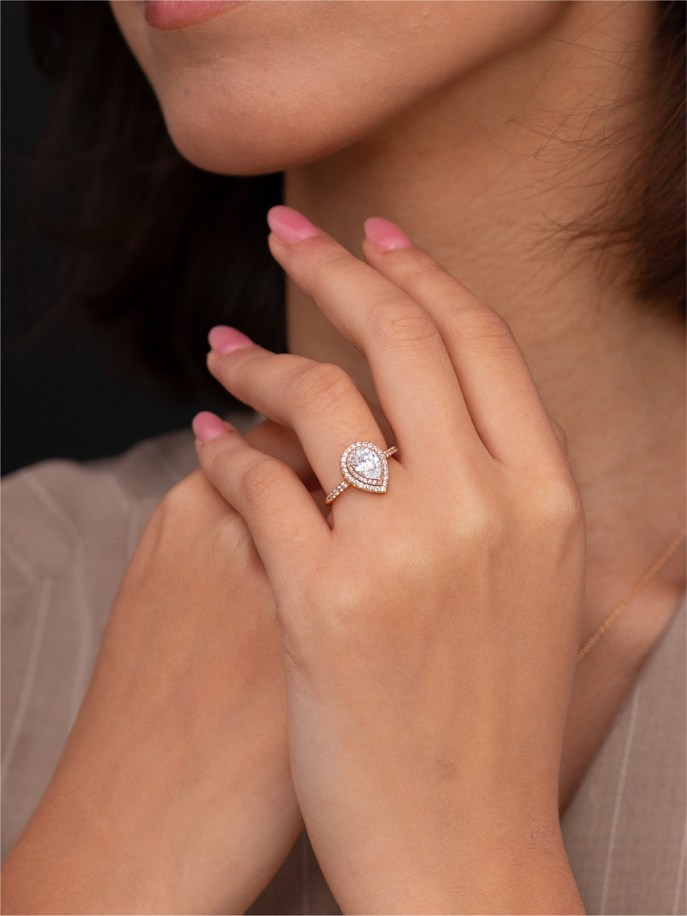 Bague de Fiançailles Poire Sertie de Zircon