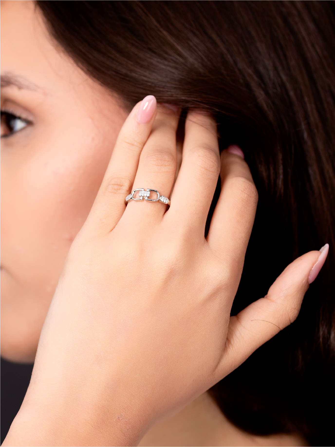 Bague Argentée Maillons Sertie de Zircons