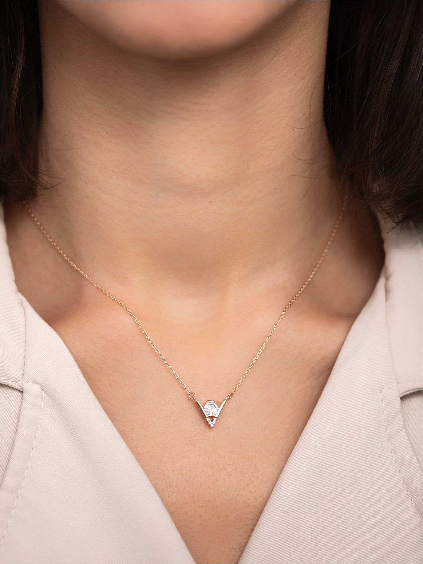 Collier femme serti clos V