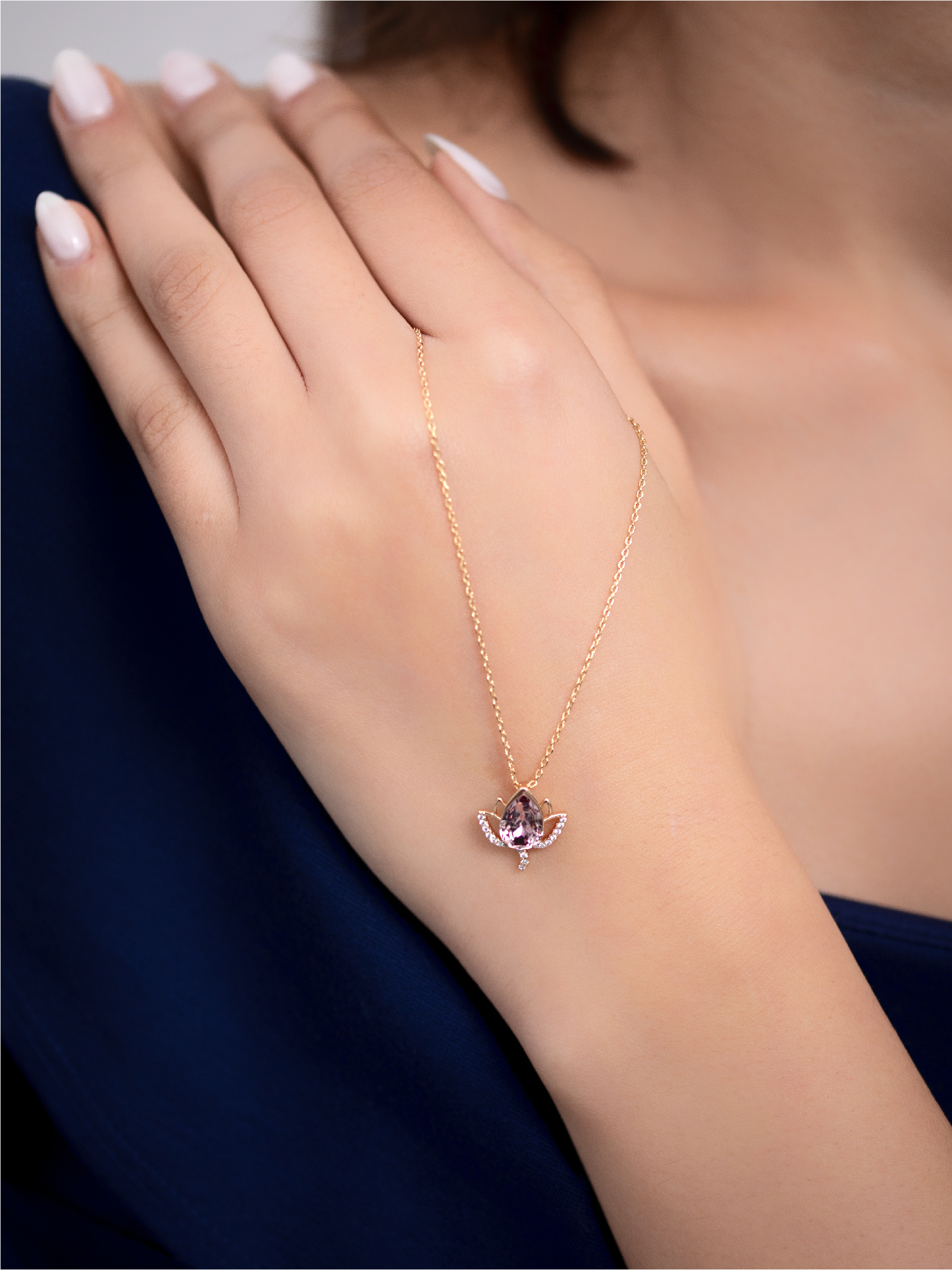 Collier Fleur de Lotus Doré & Pierre Rose