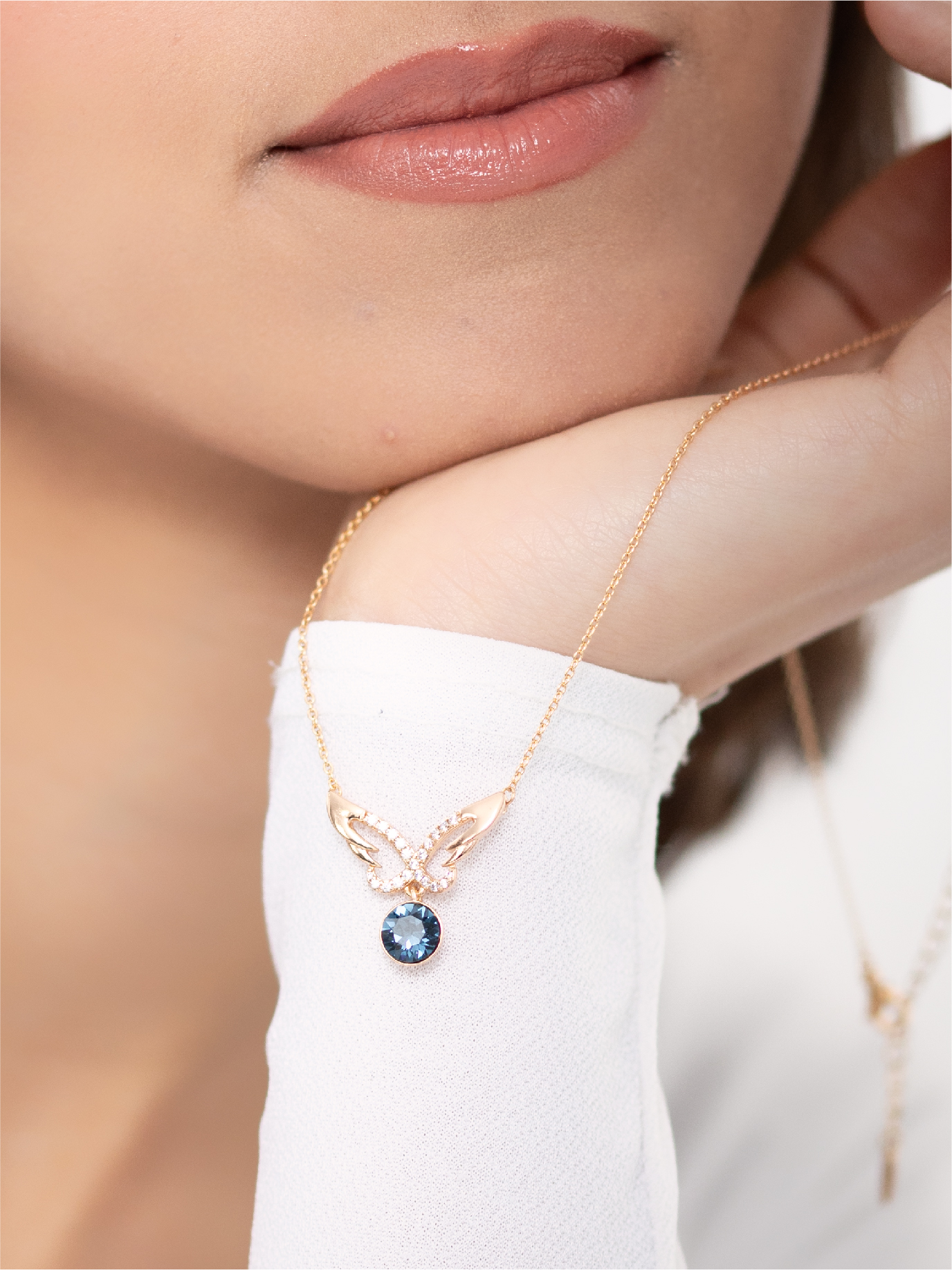 Collier Cœur Ailé & Pierre Bleue Étincelante