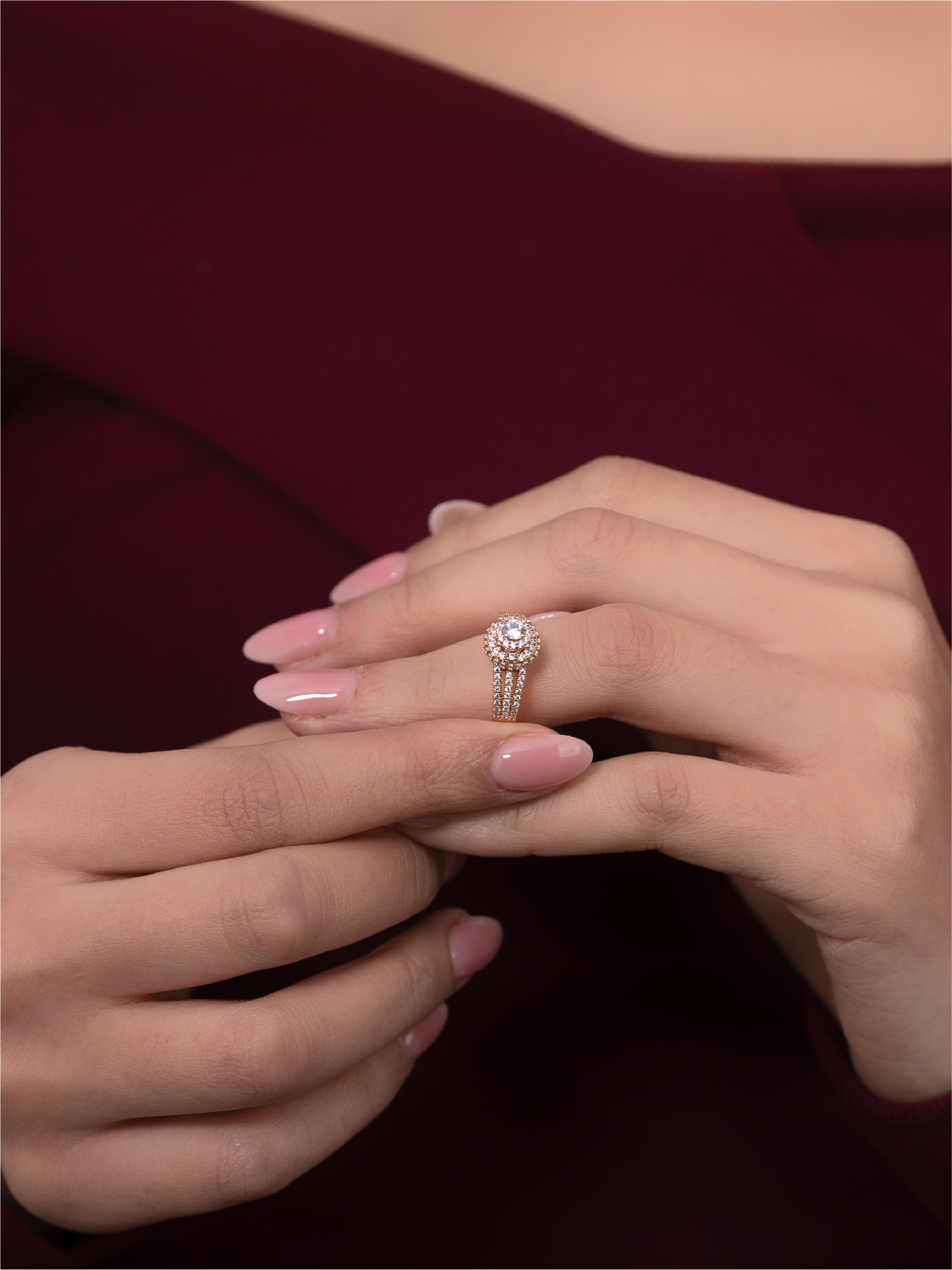 Bague de Fiançailles Dorée en Zircons