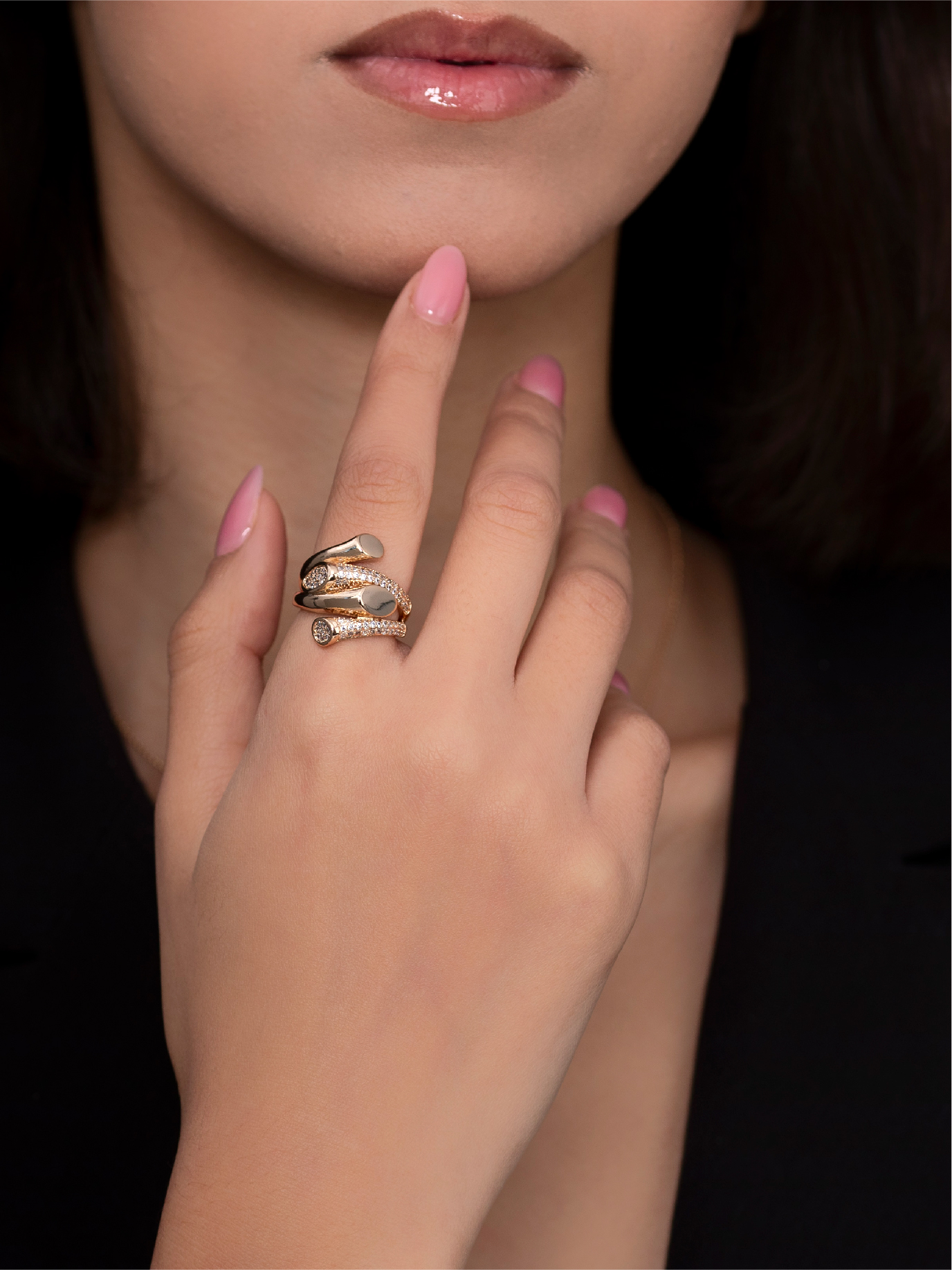 Bague Femme – Design Croisé Sertie de Zircons