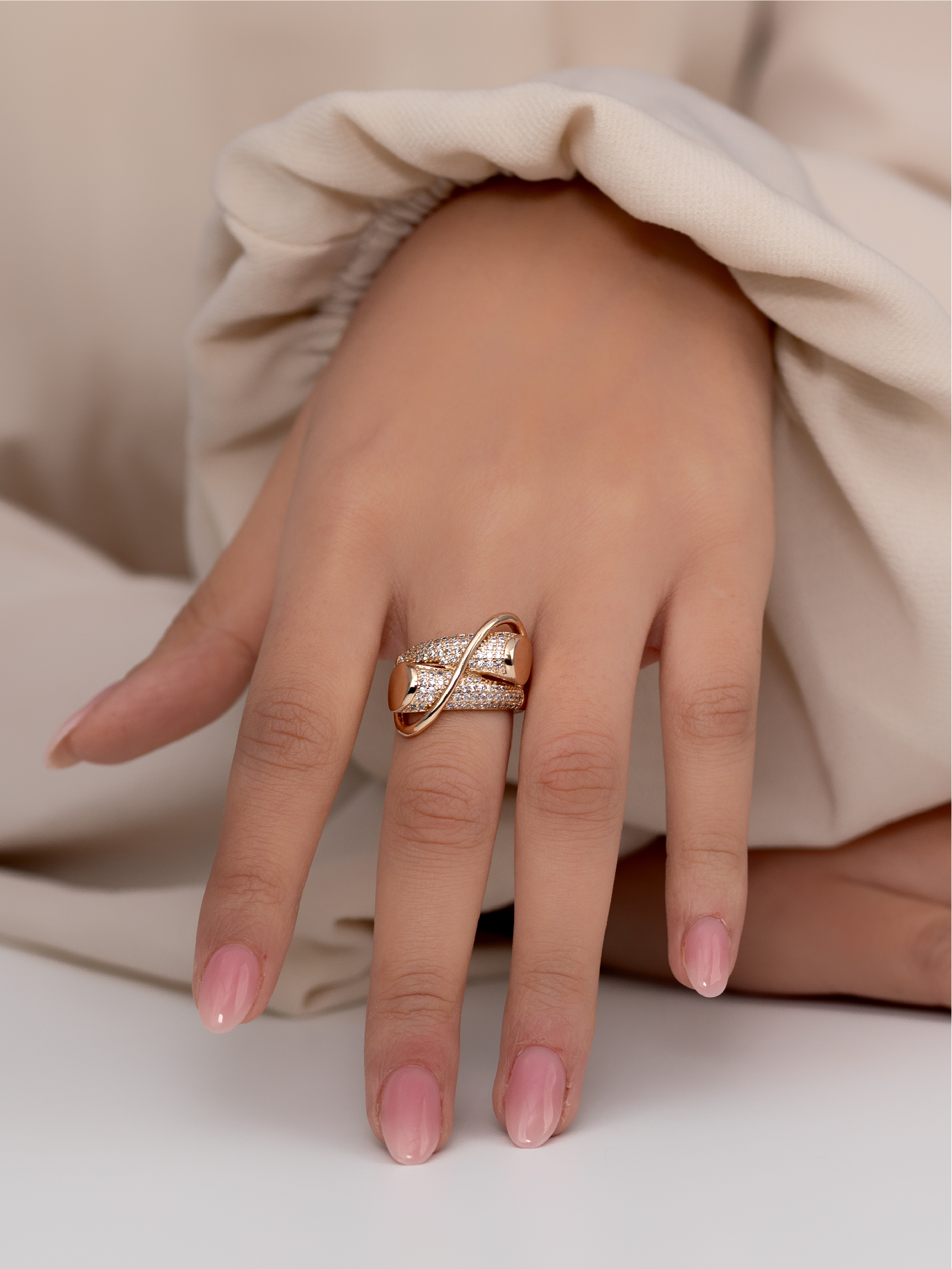 Bague Dorée – Design X Pavé de Zircons