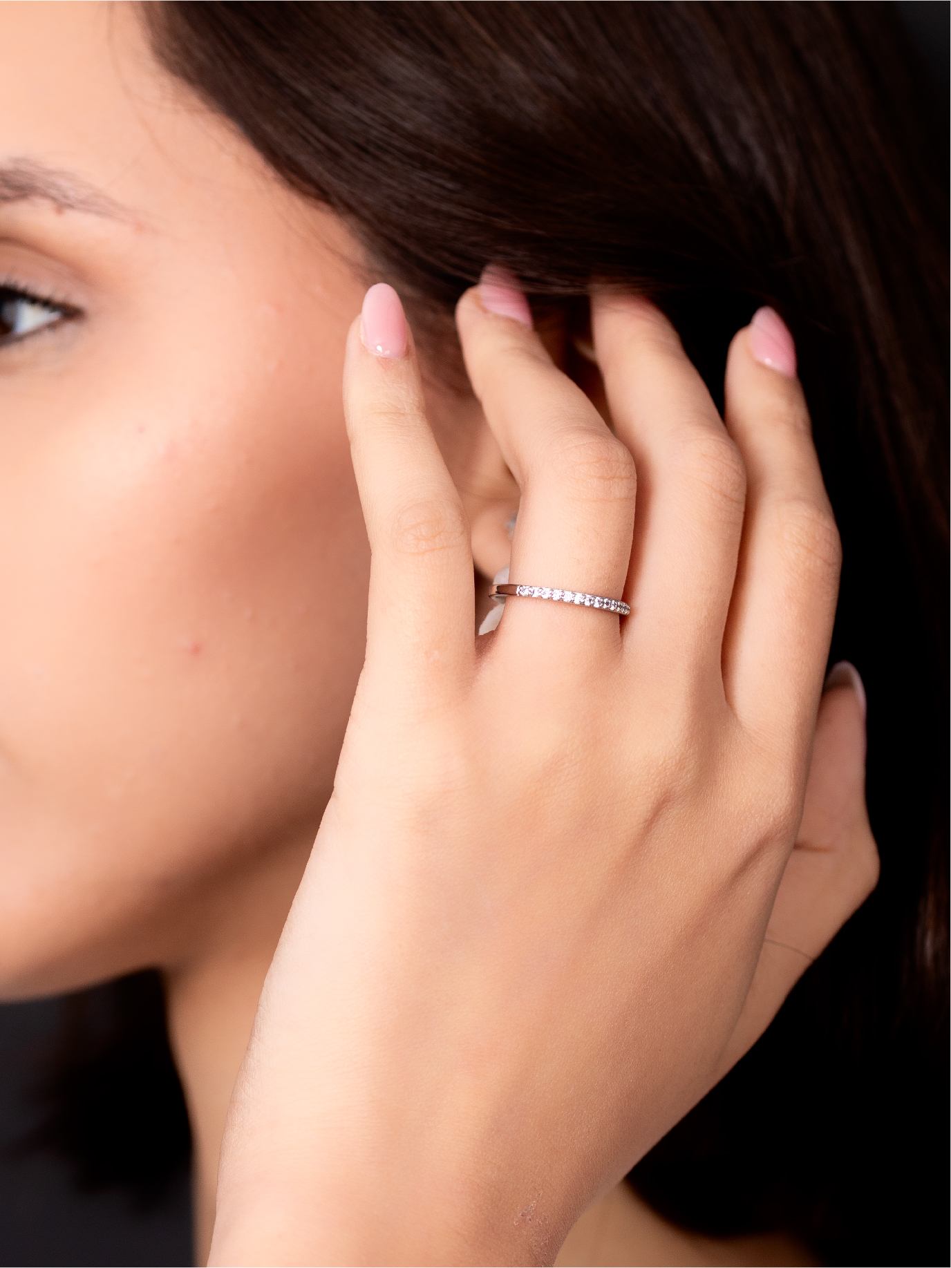 Bague Fine Argentée Pavée Zircons