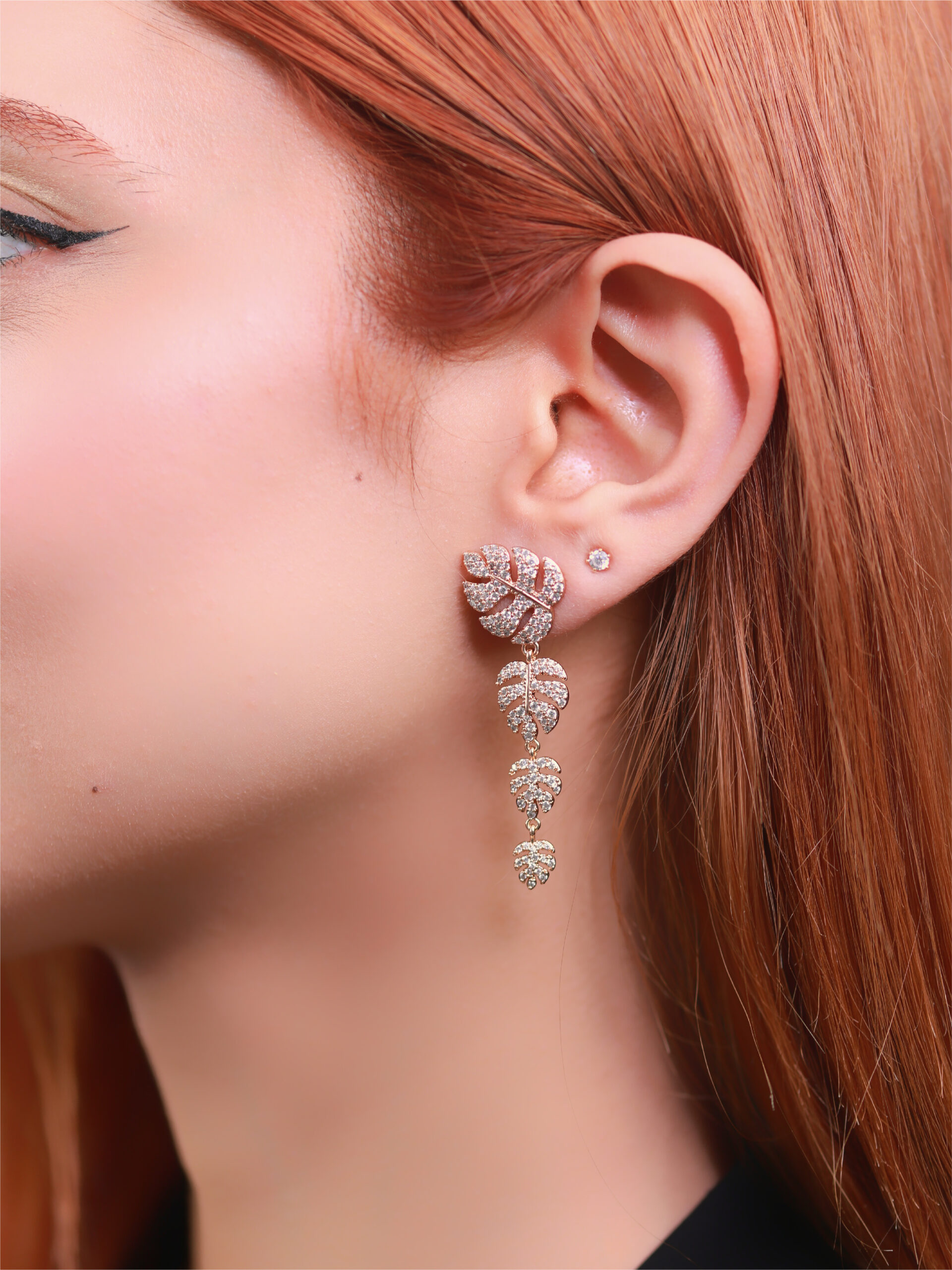 Boucles d’Oreilles Feuille Dorées Zircon