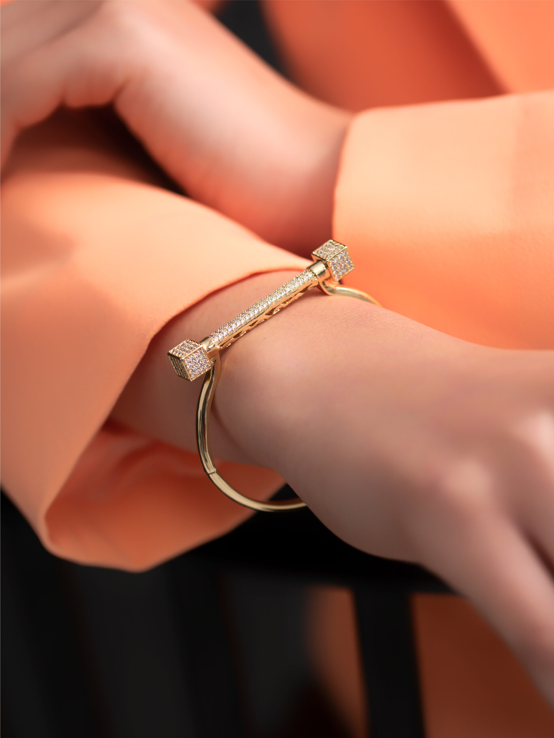 Bracelet Doré Barre Géométrique Zircon