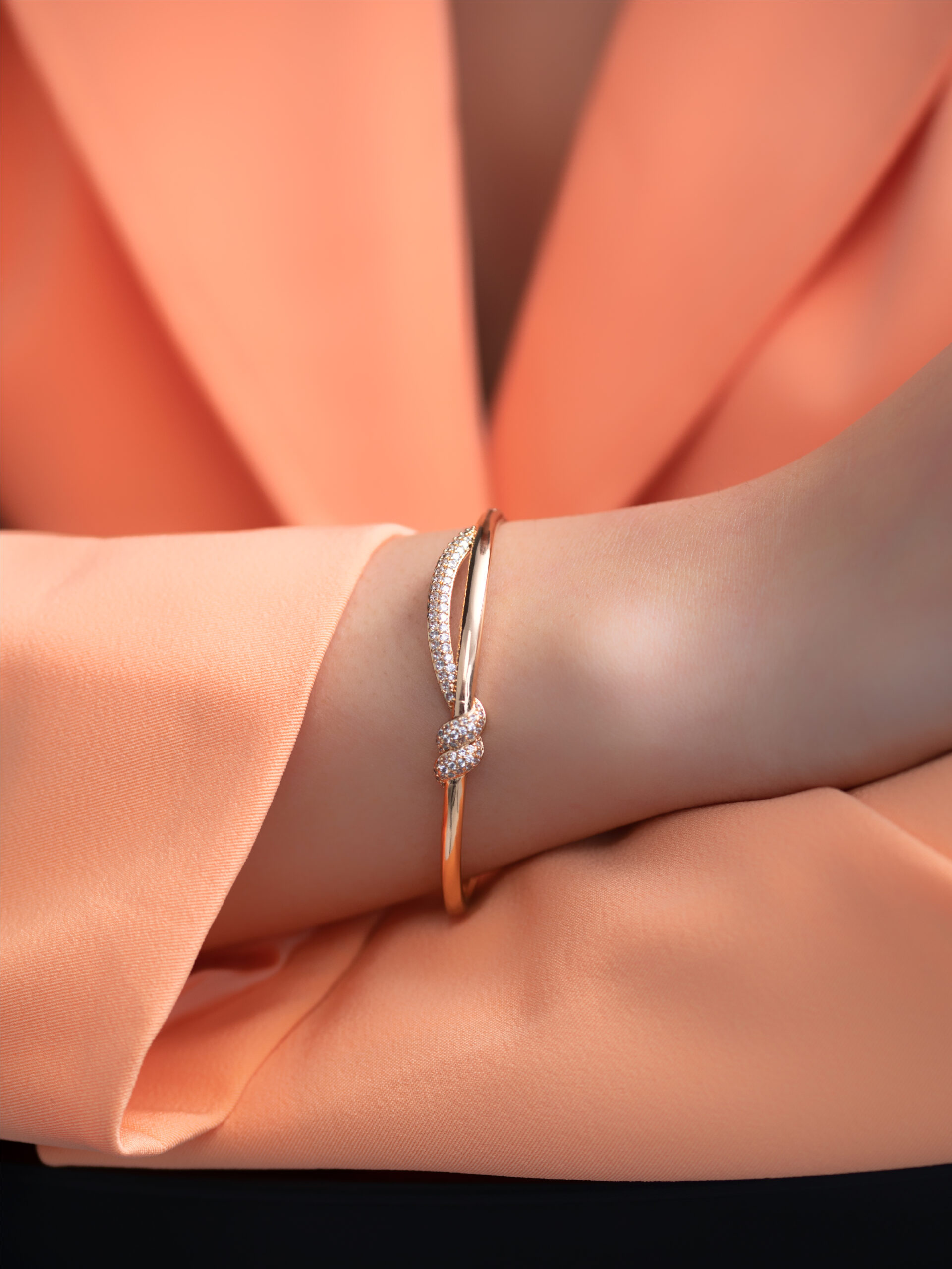 Bracelet Doré Nœud Zircon Élégant