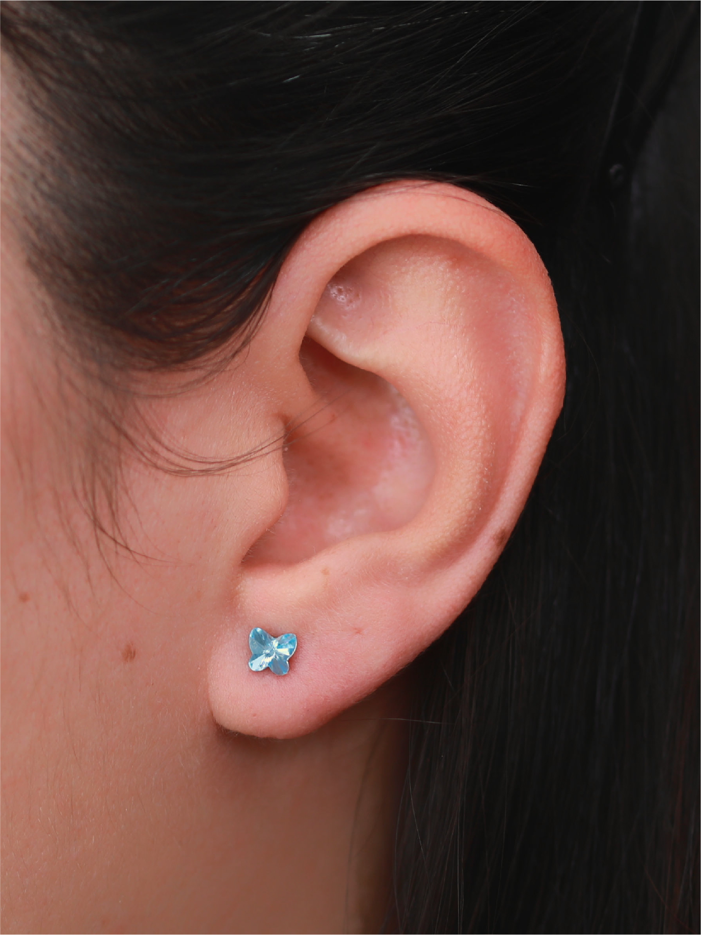 Boucles d'oreilles à vis femme papillon cristal bleu ciel